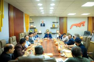 تحركات ميدانية مرتقبة في عدن.. توجيهات جديدة من المحافظ لتحسين الخدمات