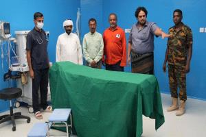 وكيل المهرة يدشن تشغيل غرفة العمليات بمستشفى الغيضة المركزي