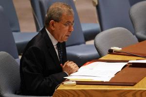 اليمن يشدد على أولوية استعادة مؤسسات الدولة وحصر السلاح