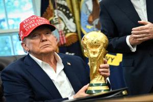 مبعوث الرئيس الأمريكي « ترامب » يطلب من الفيفا إشراك إيطاليا بدلاً من إيران في مونديال 2026