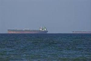 هجوم إيراني على سفينة شحن تجارية قرب مضيق هرمز