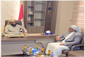 قيادة المنطقة العسكرية الأولى تستقبل مدير عام مصلحة شؤون القبائل وتؤكد تعزيز التنسيق الأمني