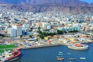 مقتل طفل على يد شقيقه رجما بالحجر أثناء اللعب بكريتر عدن