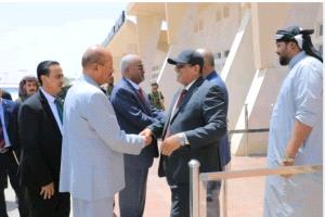 وزير الإدارة المحلية يتفقد مطار سيئون الدولي ويؤكد دعم جهود التوسعة وتحسين الخدمات