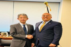 سفير اليمن لدى اليابان يبحث مع  الخارجية اليابانية توطيد العلاقات الثنائية