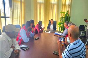 الهلال الأحمر بأبين يعزز قدرات مؤسسة المياه ويؤهل حقل زنجبار