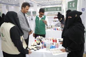بدعم مركز الملك سلمان.. تدشين بازار تسويقي لدعم الأسر المنتجة ضمن مشروع “بداية” في المكلا