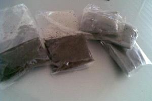 كارثة تتسلل إلى المدارس.. انتشار “الشمة” بين طلاب الابتدائي يثير القلق