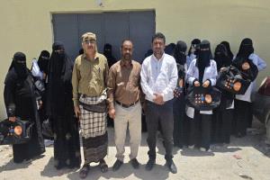 مدير عام مكتب الصحة والسكان بشبوة الذيب يدشن توزيع حقائب القبالة المتكاملة وافتتاح مخازن الرعاية الصحية والصحة الانجابية