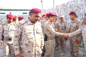 تحركات ميدانية لوزير الدفاع في عدن.. ماذا كشف عن جاهزية القوات والخدمات الطبية؟