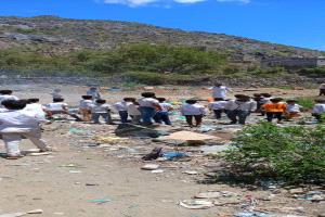 أبين.. مبادرة مجتمعية رائدة لتنظيف منطقة العرقة وحماية البيئة والزراعة