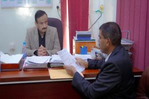 محافظ شبوة يطّلع على تقرير مركز الأورام ويشدد على تعزيز الدعم وتوسيع الخدمات العلاجية