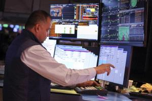 تفاؤل الهدنة يقفز بتدفقات الأسهم العالمية إلى الضعف تقريباً