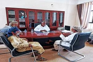 مدير عام حات يناقش مع مدير الأمن نقل الورش الصناعية لتأمين الطريق الدولي