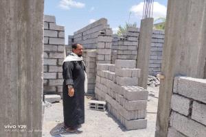 مدير عام مديرية خنفر "اليوسفي" يطّلع على مستوى الإنجاز في مشروع فصول مدرسة الخنساء بجعار