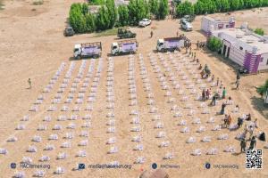 تعز.الخلية الإنسانية تواصل تقديم قوافل المساعدات لمتضرري السيول في المخا وموزع.