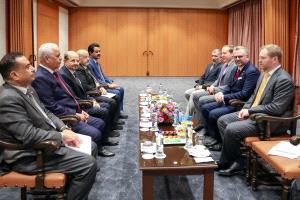 رئيس الوزراء وزير الخارجية يلتقي كبير مستشاري الرئيس الأمريكي للشؤون العربية والأفريقية