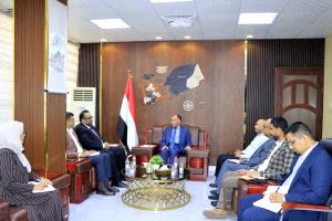 وزير الصناعة والتجارة يبحث مع الأمين العام للفريق الاقتصادي تعزيز الشراكة ودعم مسارات التعافي الاقتصادي