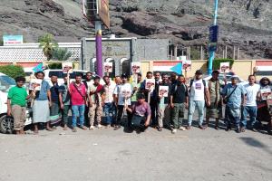 غضب شعبي في كريتر.. وقفة احتجاجية تطالب بالإسراع في محاكمة قاتل الشاب زكريا