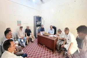 برئاسة المدير الشاعري: لجنة المناقصات بمديرية قعطبة تعقد اجتماعاً لاعتماد إعلان المشاريع المعتمدة في الموازنة