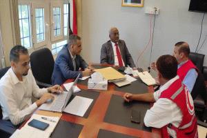 وفد الهلال الأحمر اليمني يناقش مع وزير الإدارة المحلية سُبل تعزيز التنسيق المشترك في المجال الإنساني