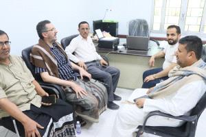 العمودي يناقش إمكانية بناء مستشفى للأمومة والطفولة بسيئون مع وفد الوكالة اليمنية الدولية للتنمية