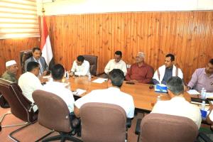 اجتماع لمناقشة تداخل الصلاحيات بين الأجهزة التنفيذية بوادي حضرموت والجهات المركزية