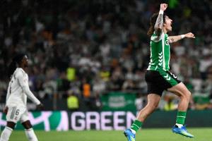 لاعب برشلونة السابق يقود بيتيس لقهر ريال مدريد بهدف قاتل