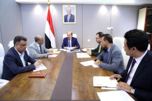 اجتماع طارئ برئاسة الزنداني في عدن: قرارات حاسمة لإنقاذ الكهرباء والغاز ووقف تدهور الخدمات