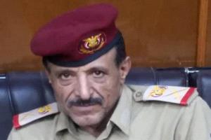 نائب رئيس هيئة الأركان اللواء البصر يعزي بوفاة أركان محور عتق العميد عبدالله محمد الخبله الاحمدي