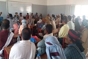 مدير عام أمن أبين يترأس اجتماعًا أمنيًا وقبليًا في أحور لمواجهة تهريب المهاجرين