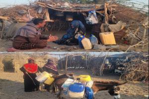 أهالي قرية "أمصعيدة" بأبين يفترشون الأرض ويلتحفون السماء.. من يبادر لإنقاذهم ..؟!