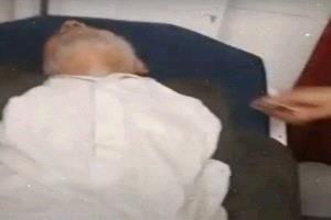 قناص حوثي يصيب مسنًا بجروح خطيرة في تعز