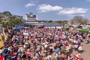 وسط دعوات الاحتشاد في عدن… وزير سابق يطلق تحذيرًا من انزلاق خطير