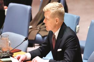 بضغط من "أوتشا" وغروندبرغ.. جلسة حاسمة في مجلس الأمن لمنع انجرار اليمن إلى حرب إقليمية