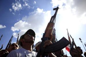 «حساب المكاسب» لدى الحوثيين يطغى على شعار «وحدة الساحات»