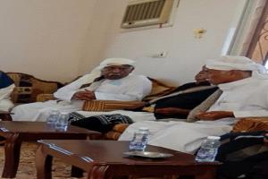 السيد عبدالله العطاس يقيم مادبة وضيافة  فاخرة على شرف الحكم النهدي شيخ قبائل نهد