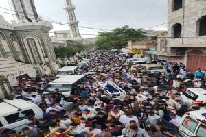 رحلة بحث مؤلمة انتهت بالفاجعة.. تشييع مهيب للطفل أيلول السامعي في تعز