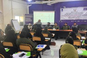 تدشين ورشة تدريبية لتعزيز قدرات الشرطة النسائية بعدن في التعامل مع النساء ونظام الإحالة