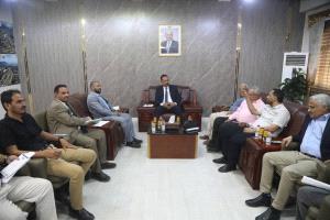وزير الأشغال يناقش مع محافظ الضالع تطوير شبكة الطرق ومعالجة المشاريع المتعثرة