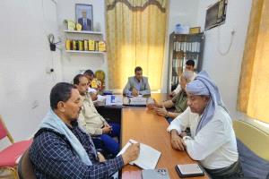 اجتماع في سقطرى يناقش مشاريع صيانة الطرق والجسور