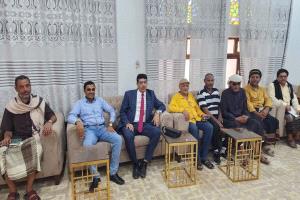 السقطري ووكيل وزارة الشباب يناقشان سبل تطوير القطاع الرياضي في سقطرى