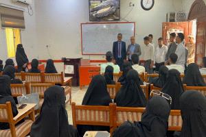 وزير التربية والتعليم (العبادي) يبحث مع عمادة كلية اللغات بجامعة عدن سبل تعزيز الشراكة الأكاديمية