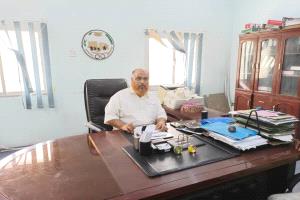 رجل في الظل.. حين يتحدث العطاء بصمت !