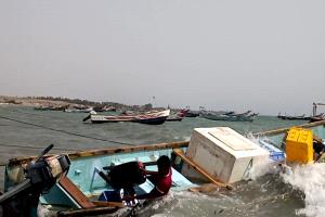 صيادو القطابا يواجهون مصير الغرق مع كل موسم رياح