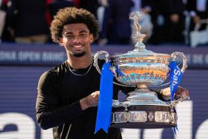 الفرنسي أرتور فيس يتوج بلقب بطولة برشلونة للتنس