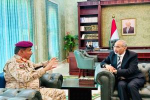 عضو مجلس القيادة الصبيحي يطلع مستوى الجاهزية القتالية للوحدات العسكرية في محور أبين