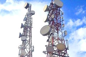 عدن خارج التغطية… حين يُحرم المواطن من أبسط حقوقه