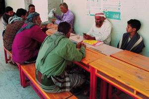 مدير التربية والتعليم بمديرية الوضيع يزور مدرسة الشهيد لهطل النموذجية