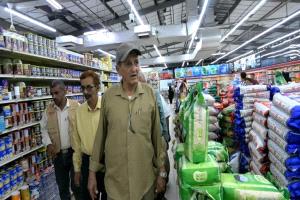 مكتب الصناعة بعدن يعلن ضبط عشر مخالفات تجارية في أسعار السلع